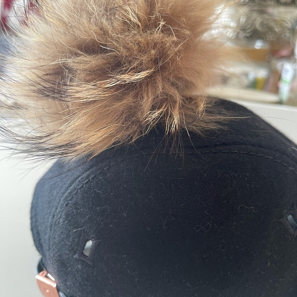 Kit and Ace Fur and Wool Cap - Picture 9 of 10